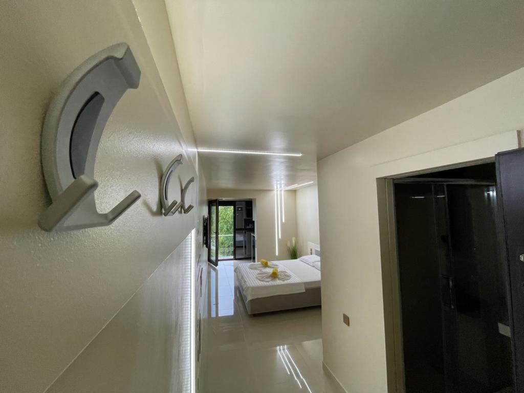Jxn Rooms Saturn Luaran gambar