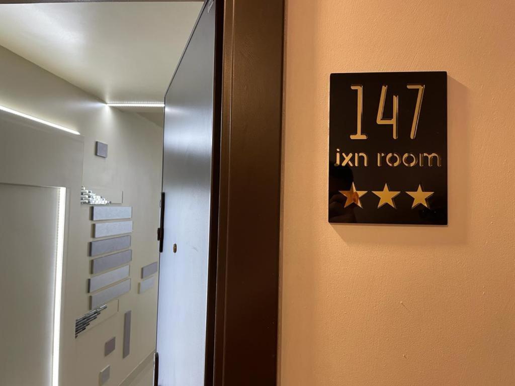 Jxn Rooms Saturn Luaran gambar